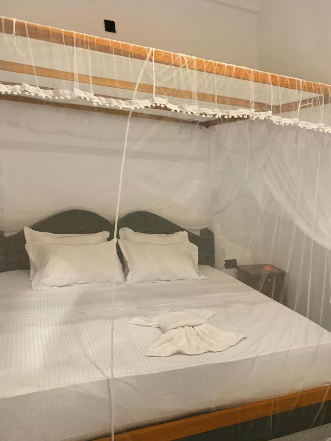Golden Wave Hotel อาฮานกามา ภายนอก รูปภาพ