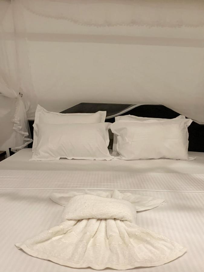Golden Wave Hotel อาฮานกามา ภายนอก รูปภาพ